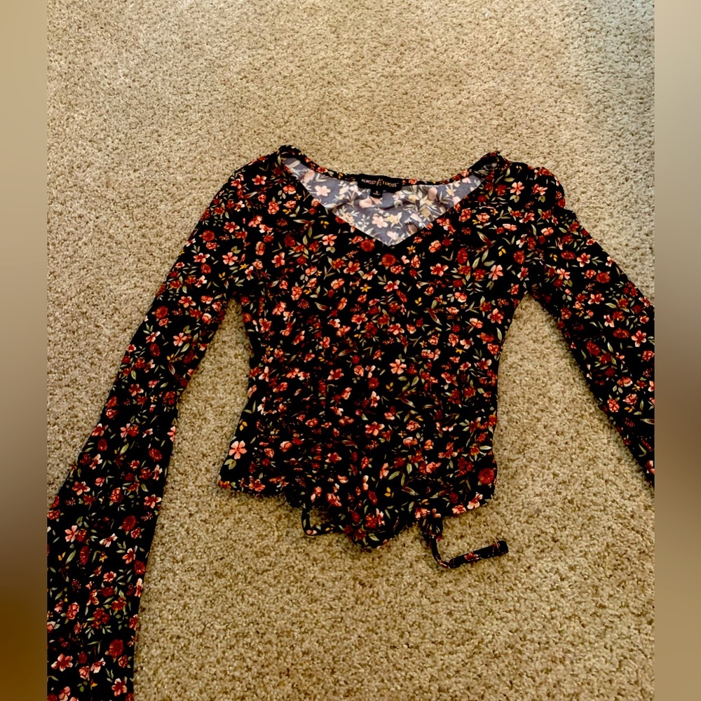 V cut floral blouse size small